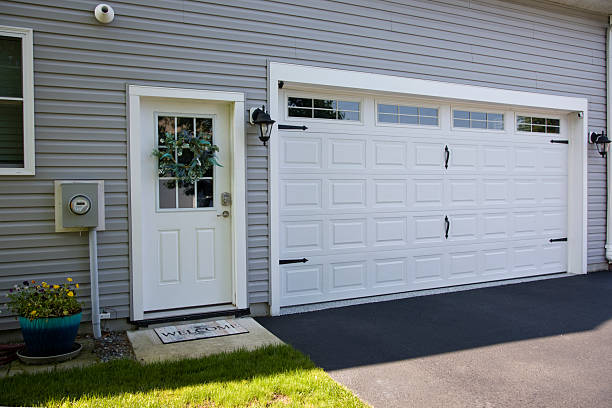 24/7 Emergency Garage Door Panel Replacement experts in Folsom, NJ